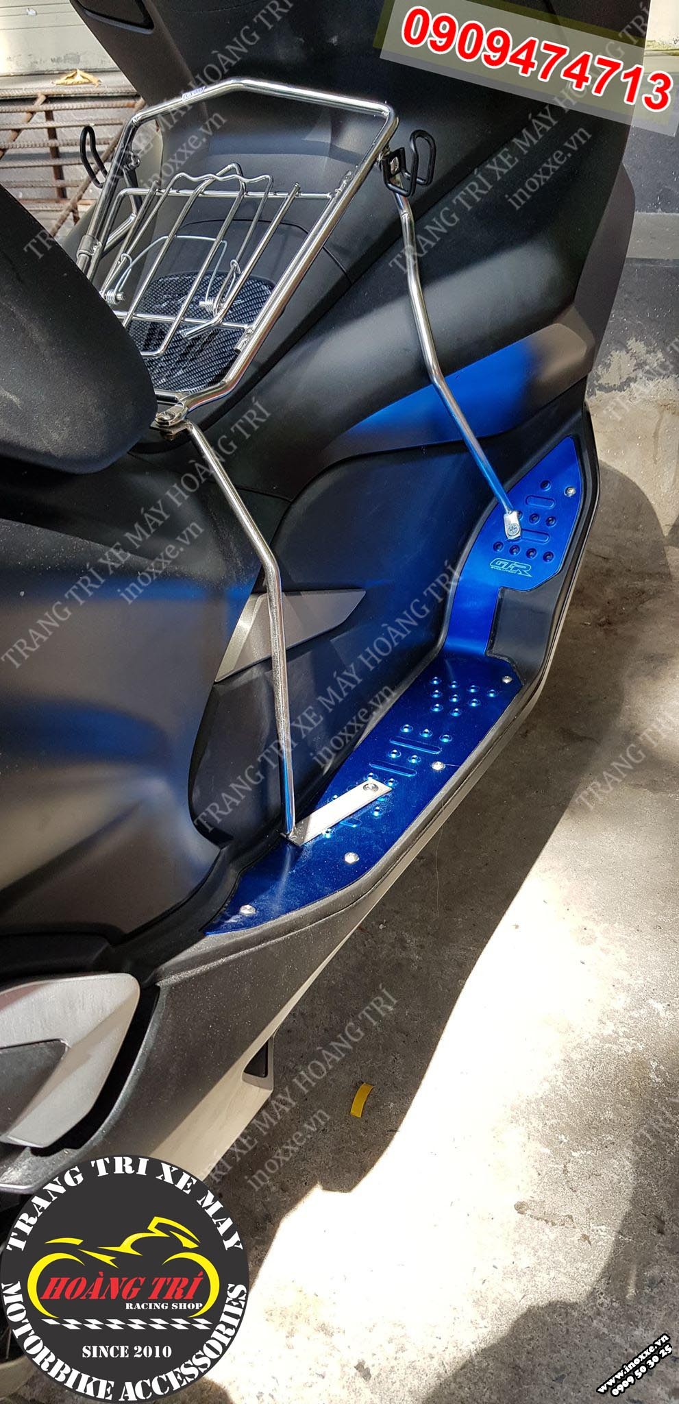 Gác chân GTR gắn PCX 2018 màu xanh dương